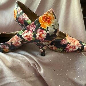 Floral print high heels.  Great for any time of the year!  2 inch heels.